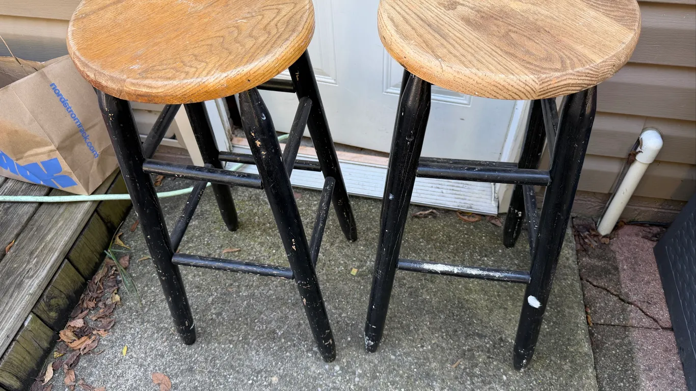 Set of 2 Wooden Bar Stools Round Seats Black Legs Rustic Counter Pub Seating