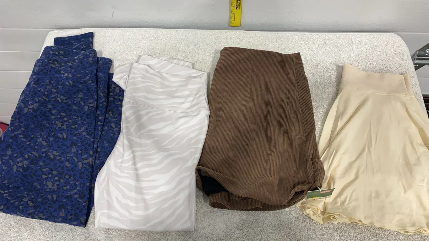 Womens Large pants/Skirts