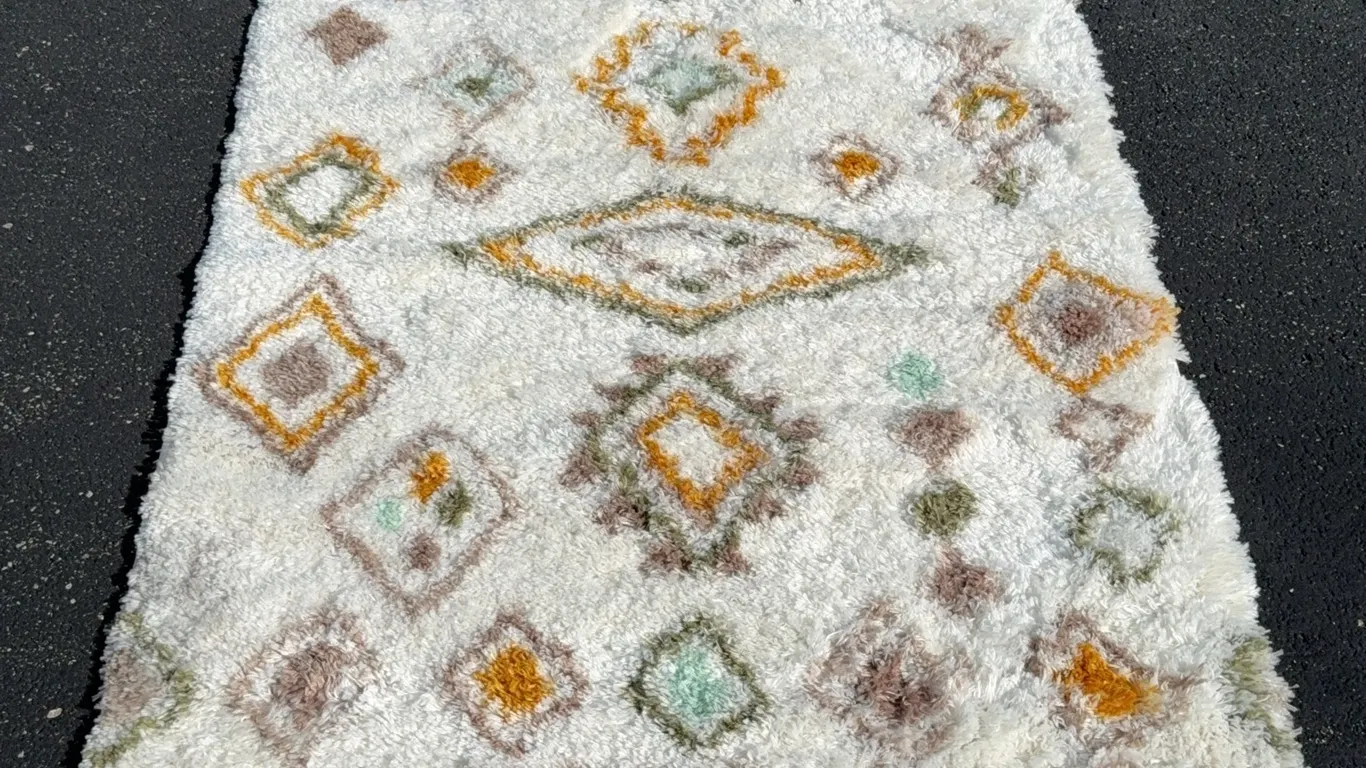 *APPEARS NEW* Pillowfort Yuma Gold/Mint 4' x 5’6" Area Rug