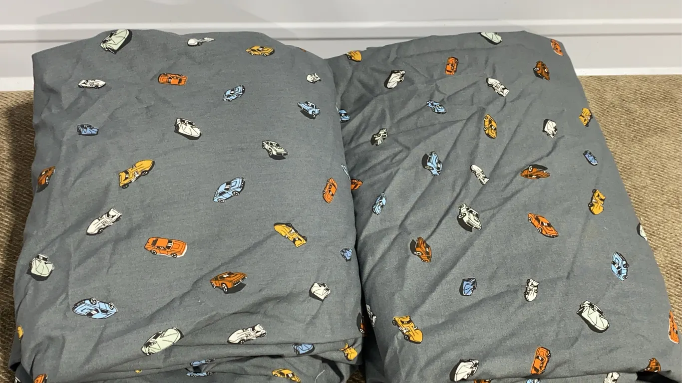 *APPEARS NEW* Pillowfort Full Hot Wheels Retro Car Kids' Cotton Sheet Set - Gray