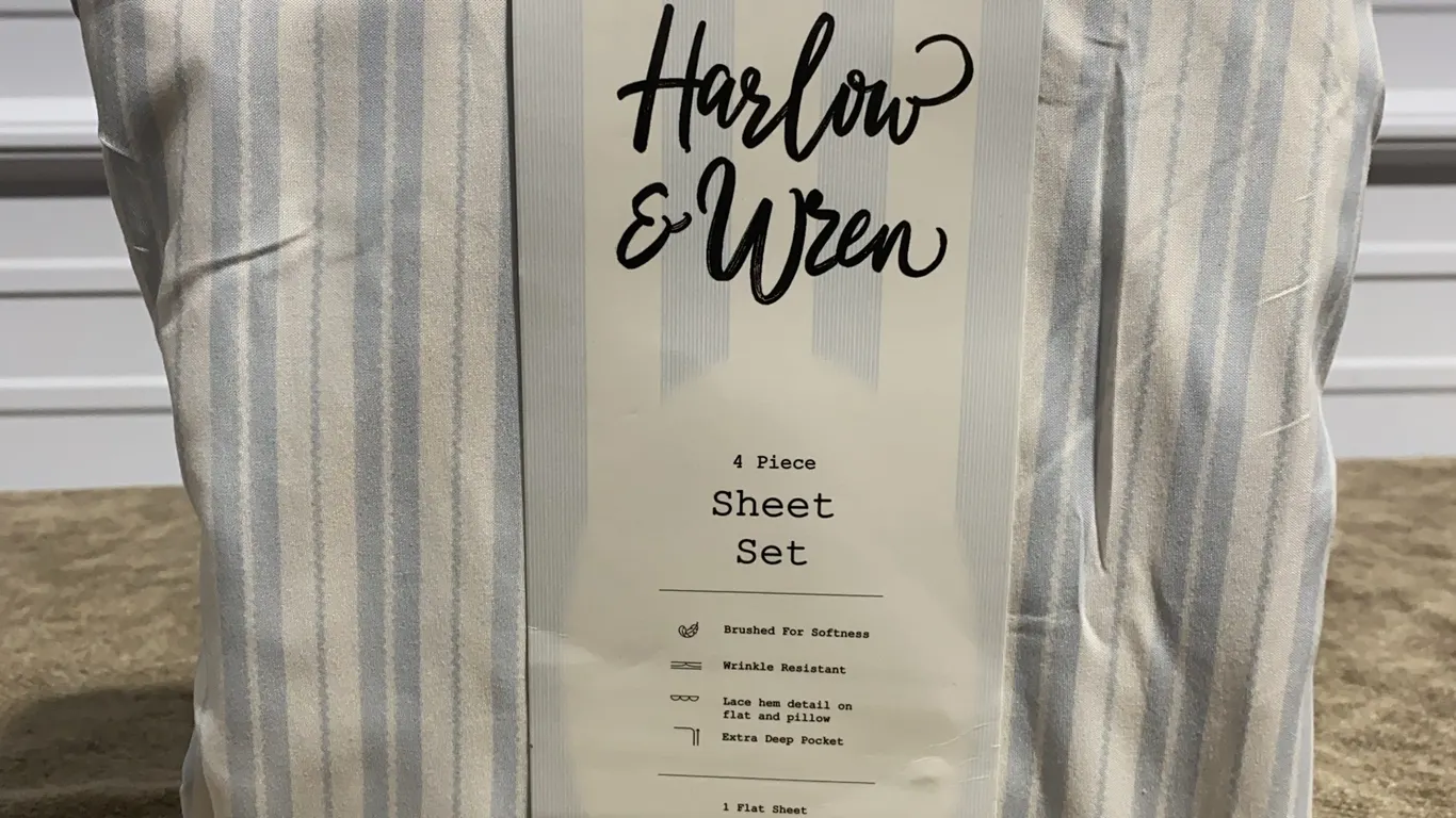 *NEW* Harlow & Wren Queen Microfiber Sheet Set - Blue Stripe