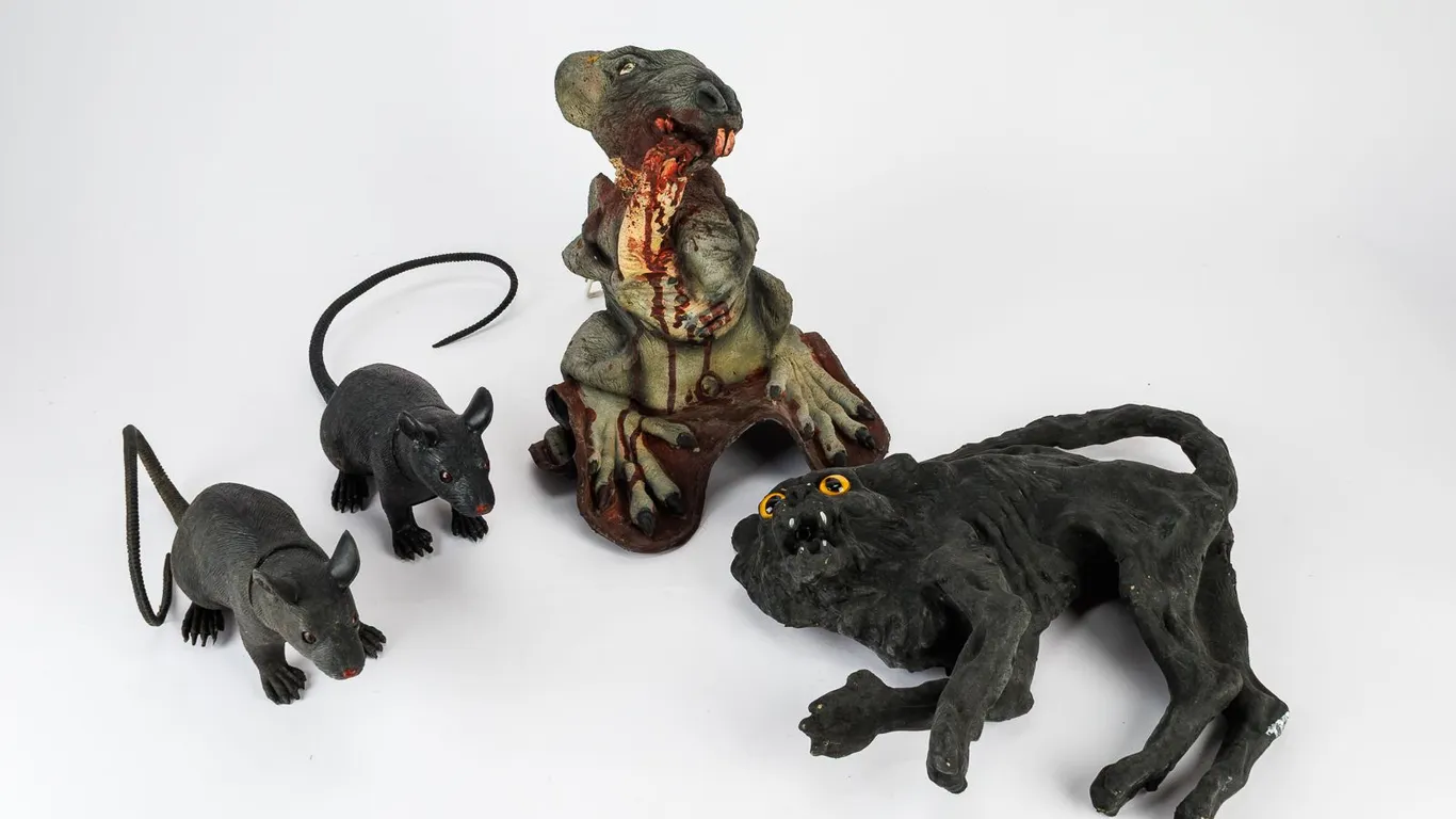 Terrifying Halloween Cat and Rats