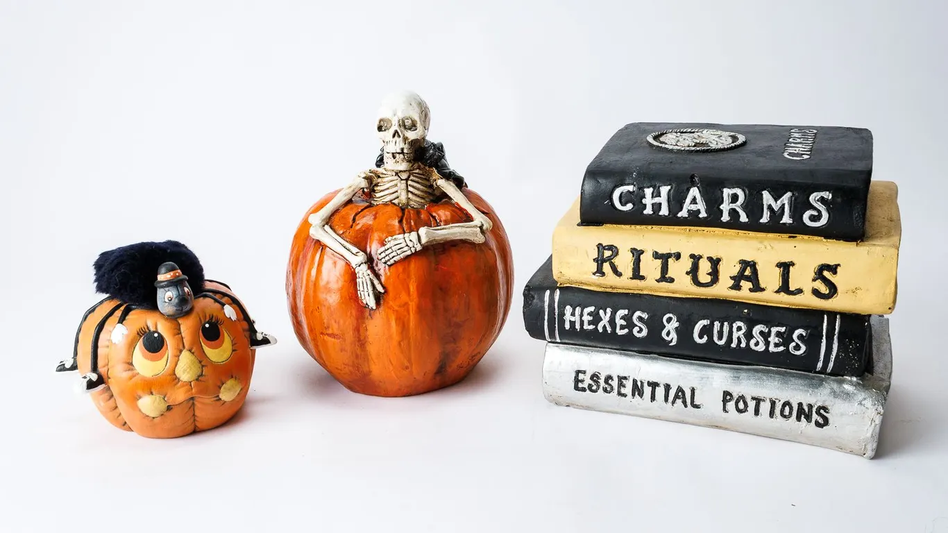 Three Halloween Pumpkins and Decor!