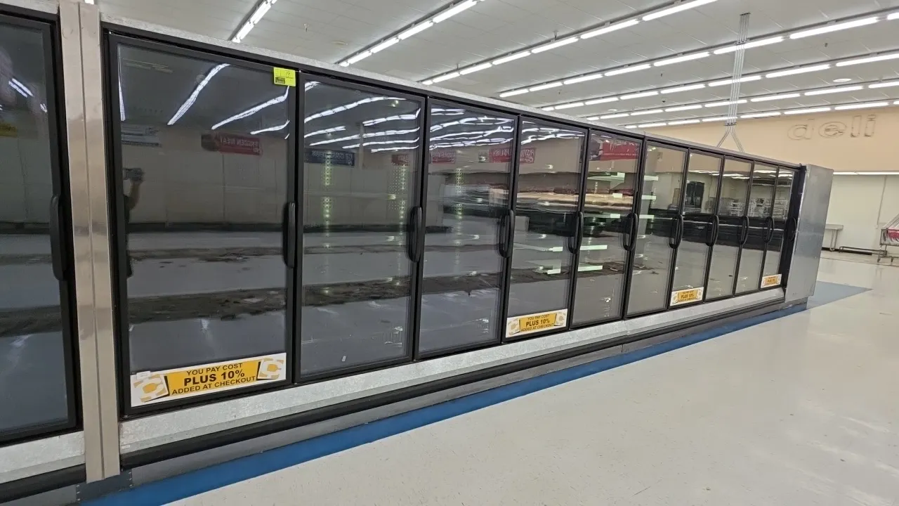 2005 Hussmann RL-5 frozen food glass doors. Features adjustable shelving, LED interior lighting, and electric defrost. Electrical: 120V / 208V. Note:
