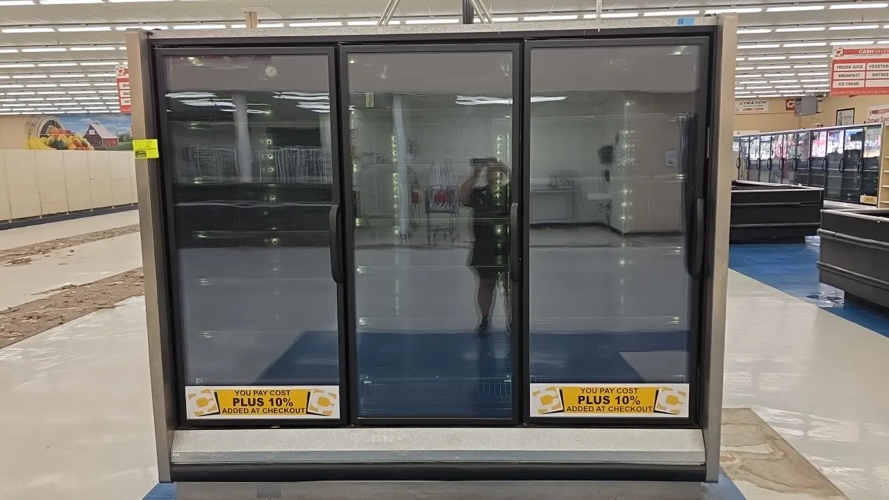 2005 Hussmann RL-3 frozen food glass doors. Features adjustable shelving, LED lighting, and electric defrost. Electrical: 120V/208V. Note: For remote