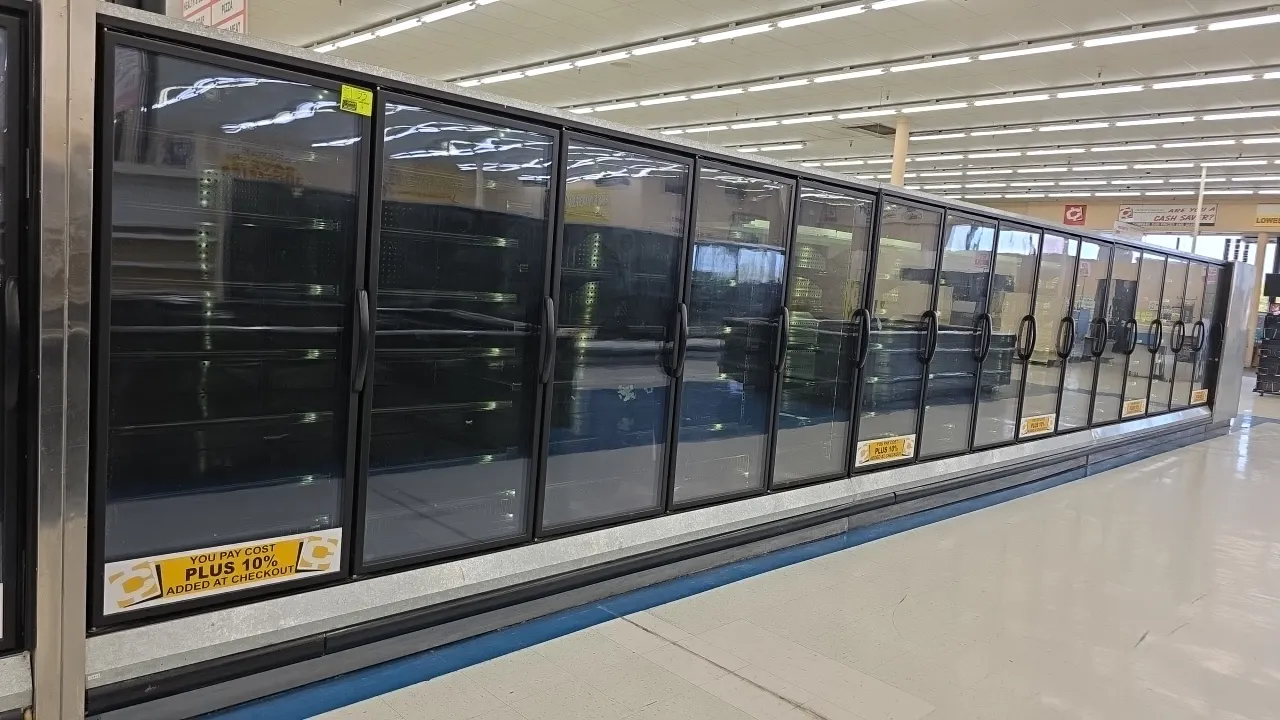 2005 Hussmann RL-5 frozen food glass doors. Features adjustable shelving, LED interior lighting, and electric defrost. Electrical: 120V / 208V. Note: