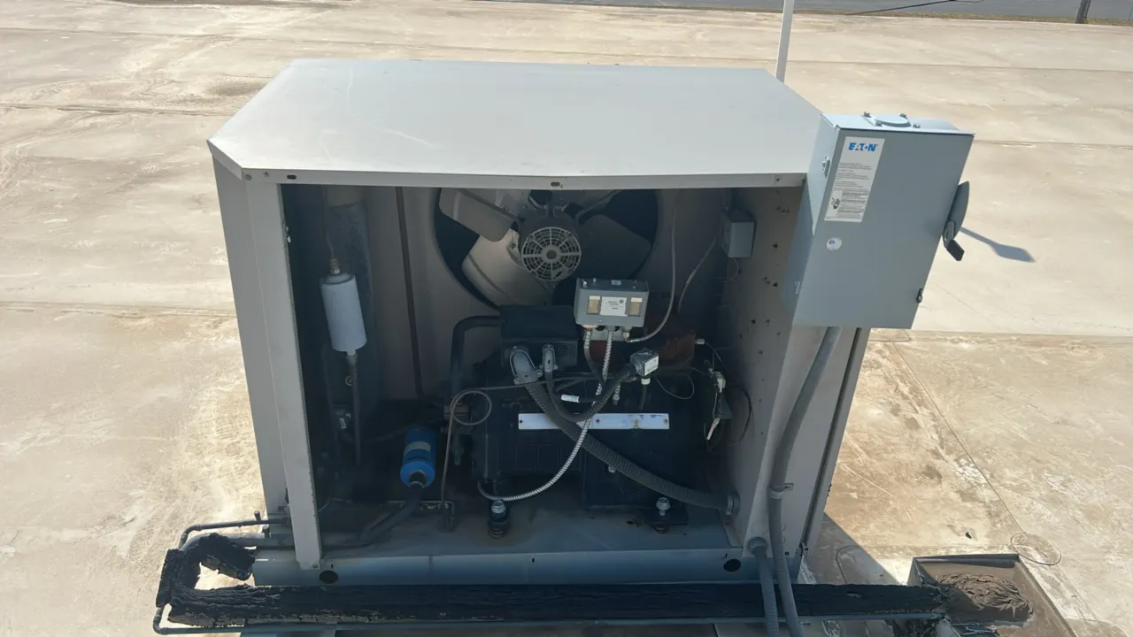 Climate Control outdoor condensing unit. Features a Copeland semi-hermetic compressor, condenser fan, Johnson Controls pressure control, liquid receiv
