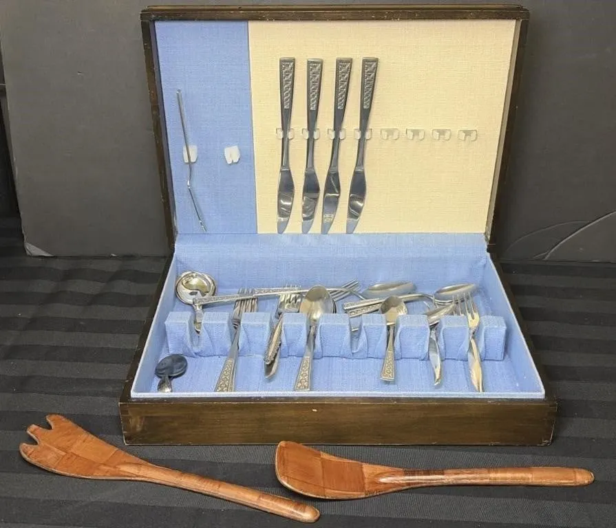 Silverware Case with Stainless Steel Flatware