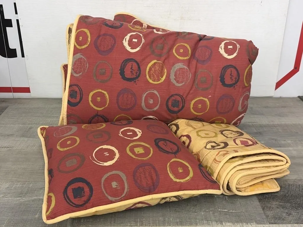 Double Comforter, 2 Shams & Cushion