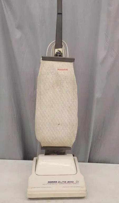 Hoover Elite 200 Upright Vacuum- turns on ,