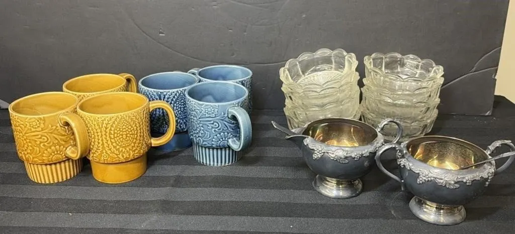 Vintage stackable ceramic coffee mugs, Silver