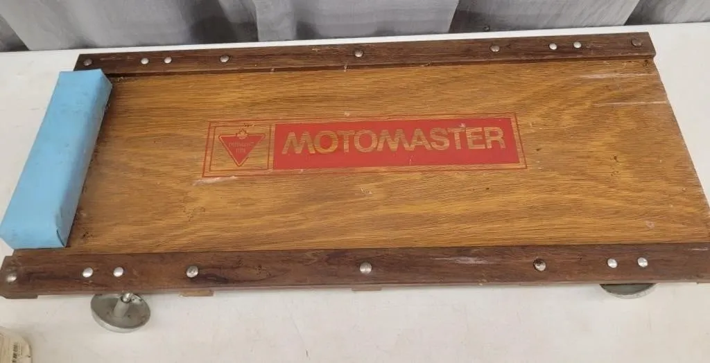36" Motomaster Creeper
