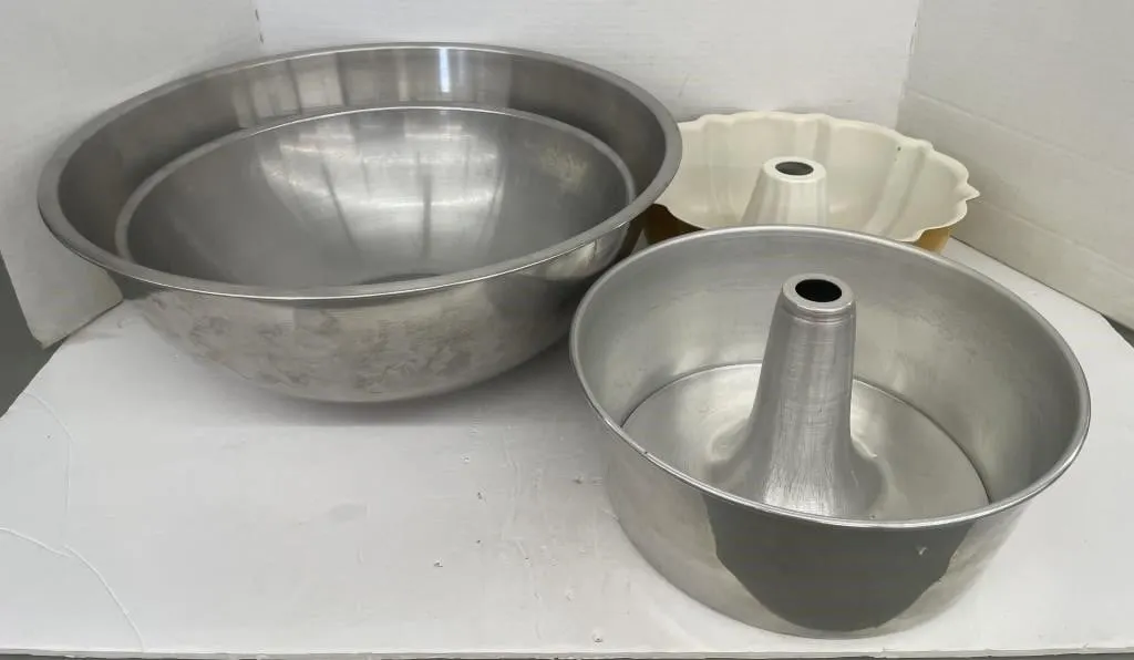 Two stainless steel mixing bowls (13? and 16?