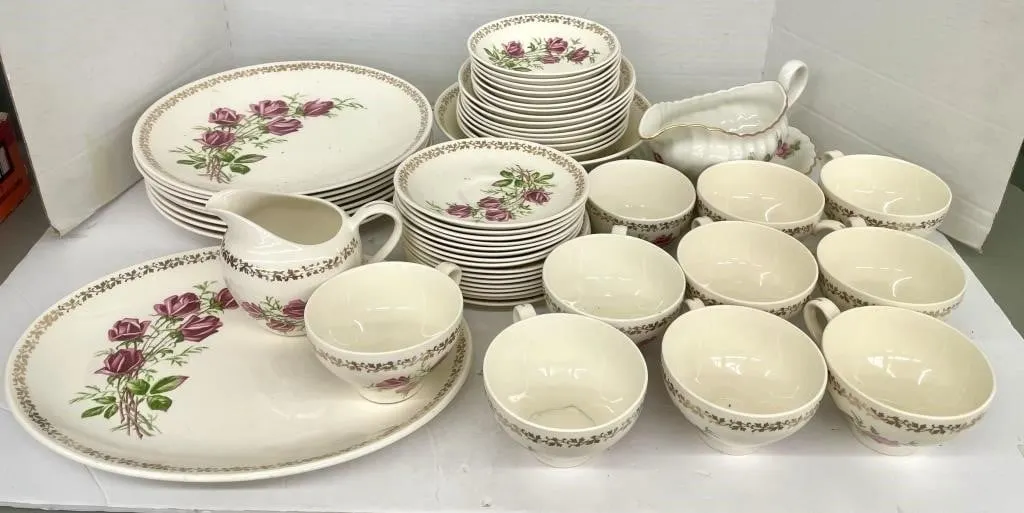 Incomplete mid-century J & G Meakin, England