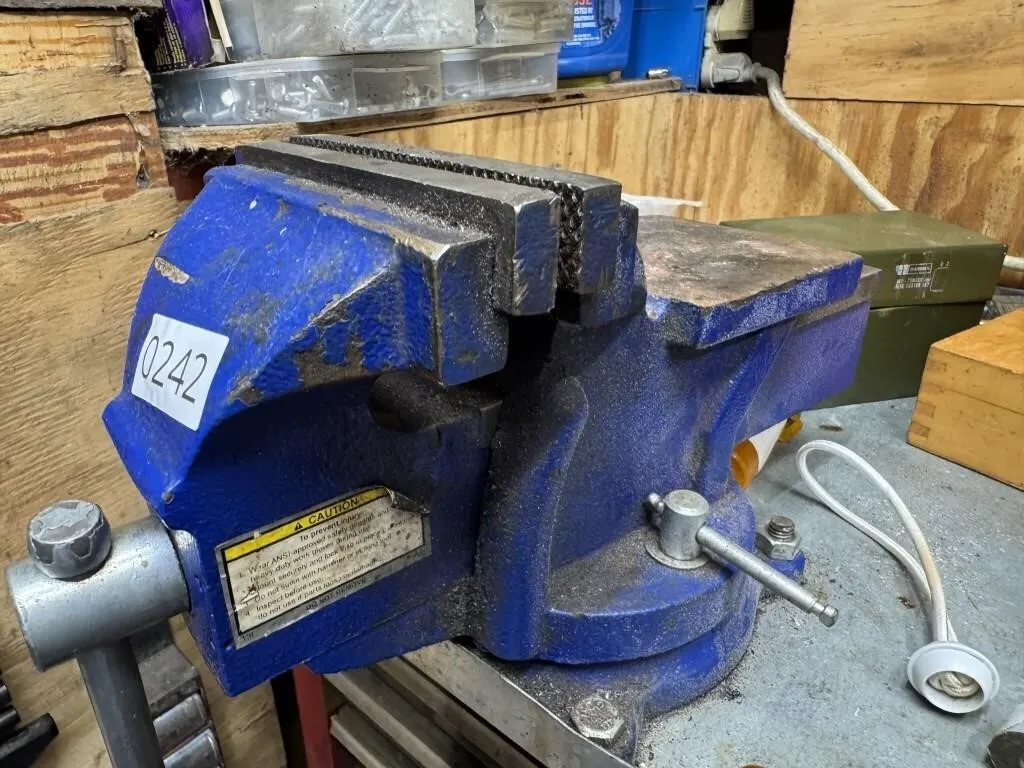 Central Forge 5" Bench Vise