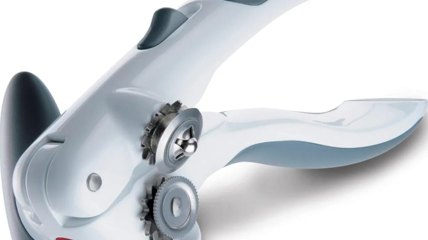 Zyliss Lock N Lift Manual Can Opener 7