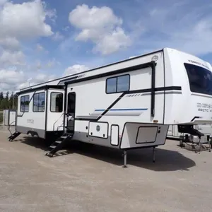 Forest River Cherokee Arctic Wolf 5th Wheel
