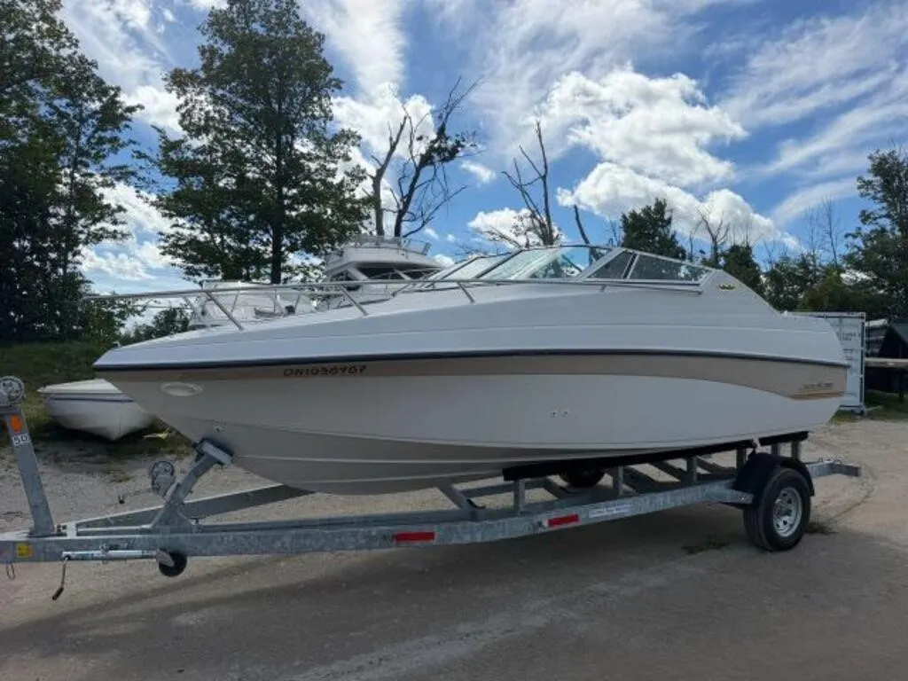 1996 Crownline 210 CCR 21 Ft Cuddy Cabin
