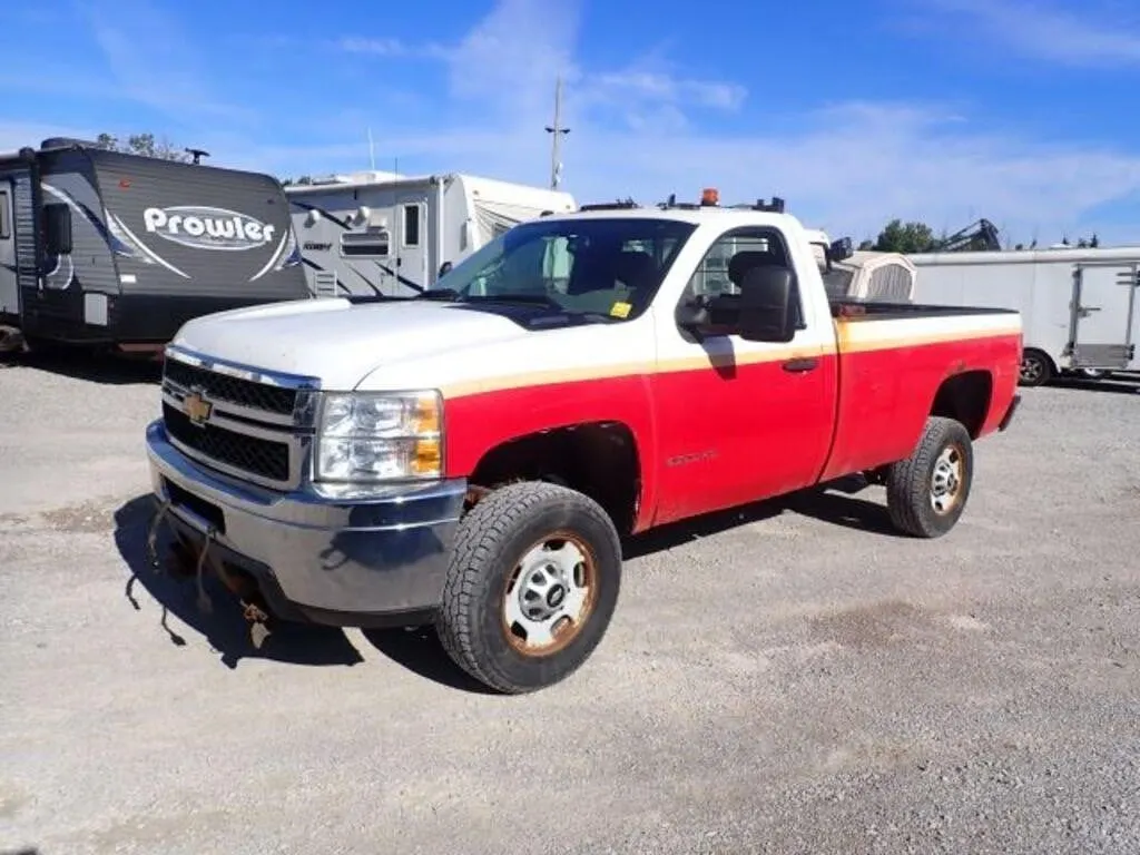2013 Chevrolet 2500 Silverado 4x4 Pickup Truck 1GC