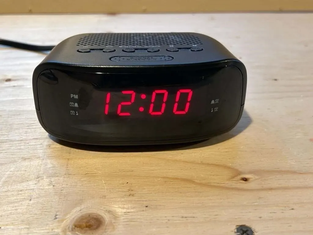 Digital alarm clock