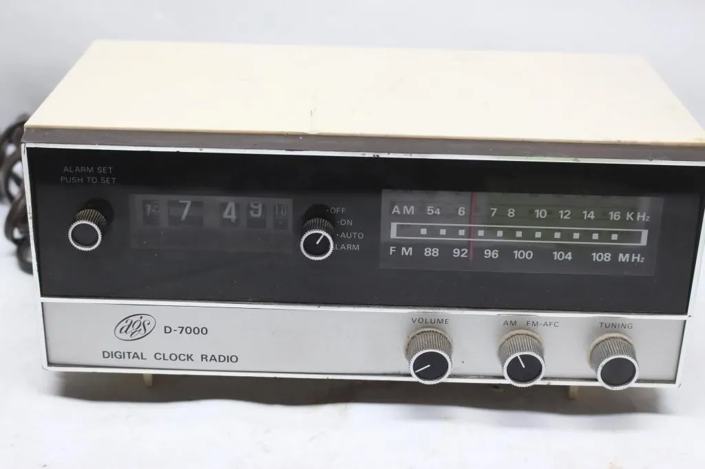 AGS D-7000 Digital Clock Radio
