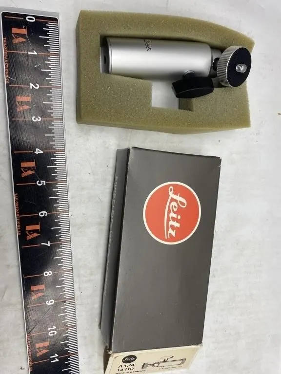 Leitz Camera Tilt Head Mount w/ Box, A 1/4 14110