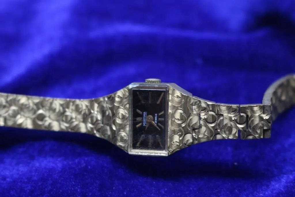 Mortima 17 Jewels Ladies Vintage Wristwatch