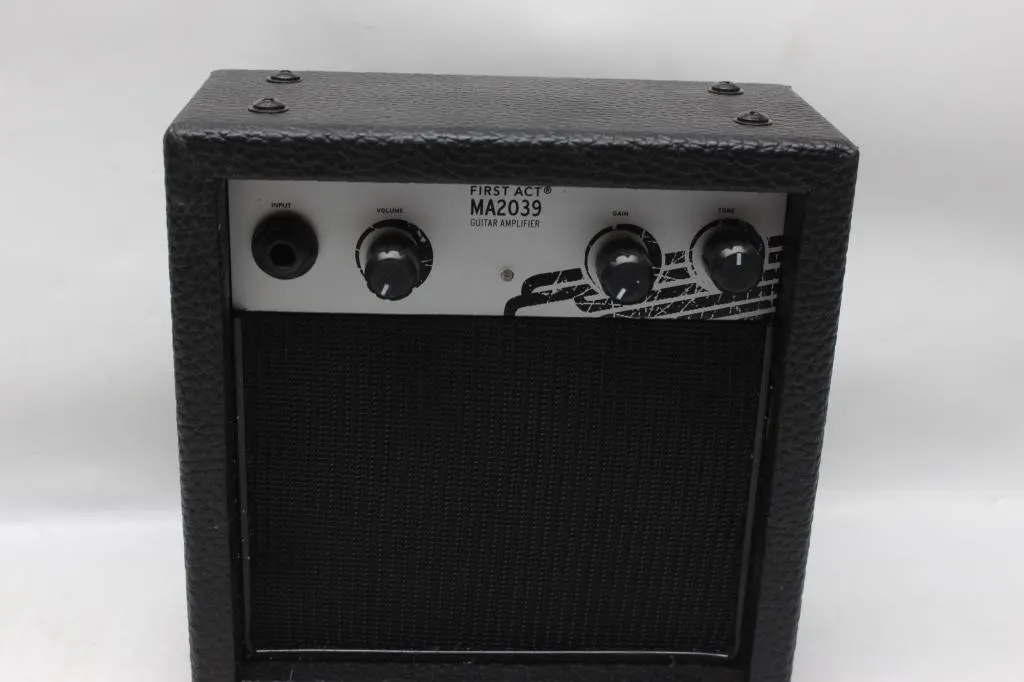 First Act MA2039 Guitar Amplifier