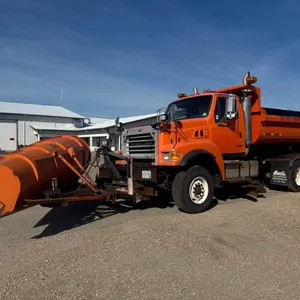 ​2007 Sterling tandem axle plow truck