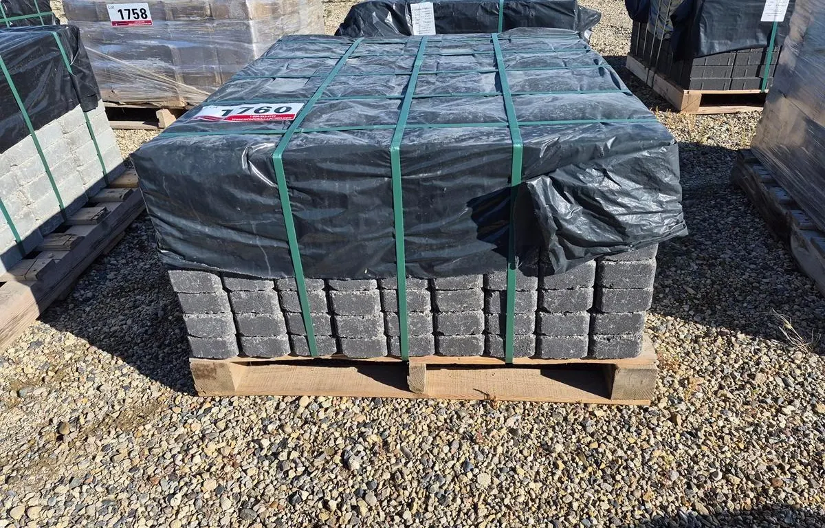 Roman Paver 8" x 4" x 2 3/8" Charcoal Patio Stones
UNRESERVED