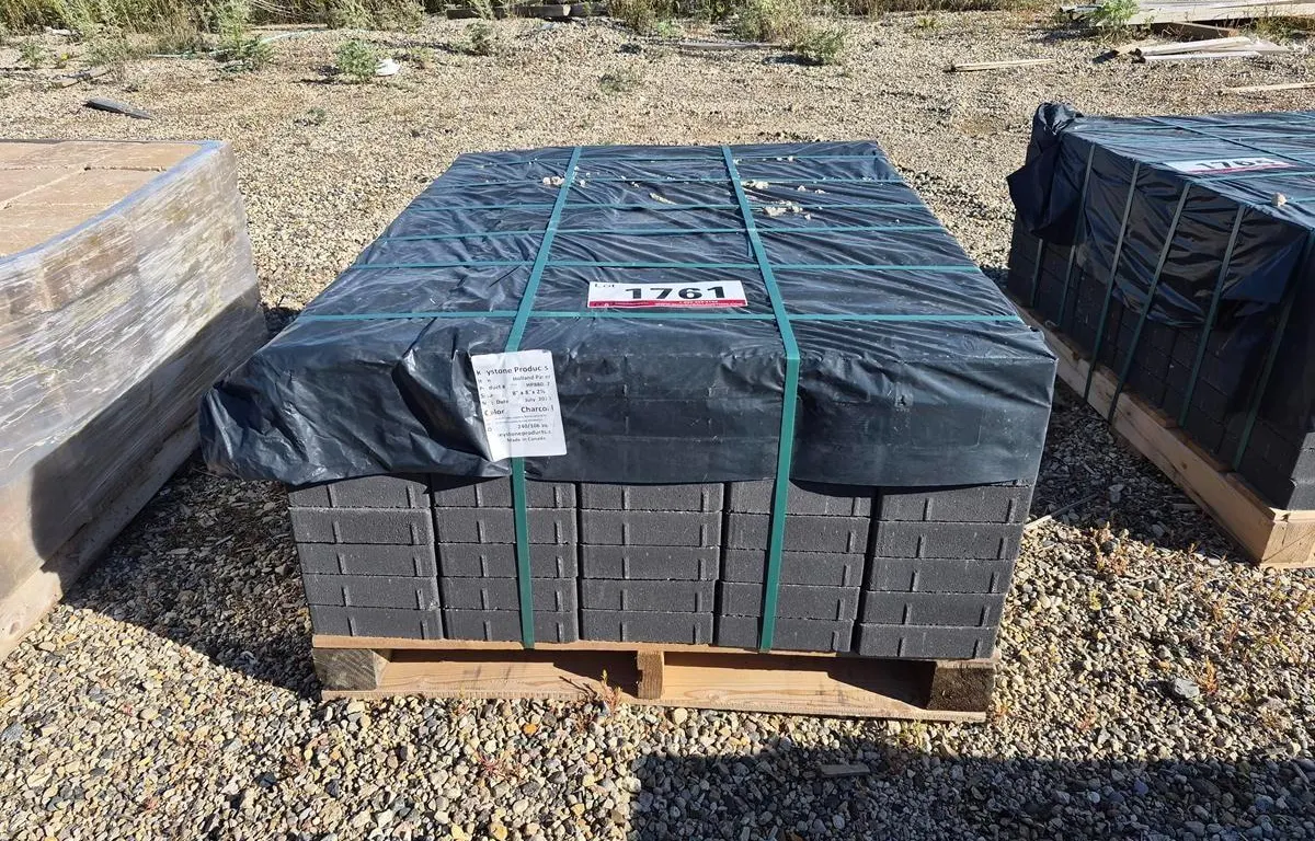 Holland Paver 8" x 8" x 2 3/8" Charcoal Patio Stones
UNRESERVED