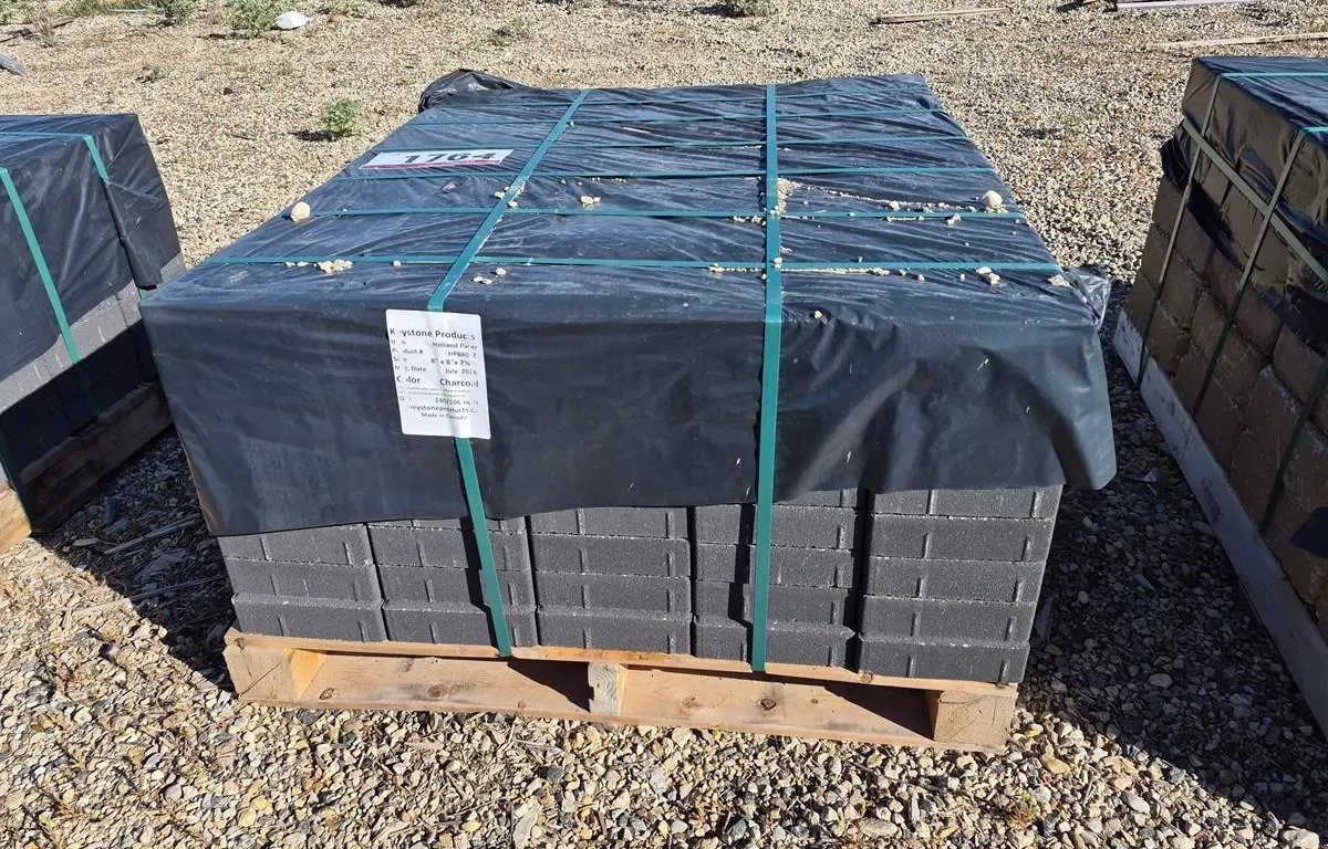 Holland Paver 8" x 8" x 2 3/8" Charcoal Patio Stones
UNRESERVED