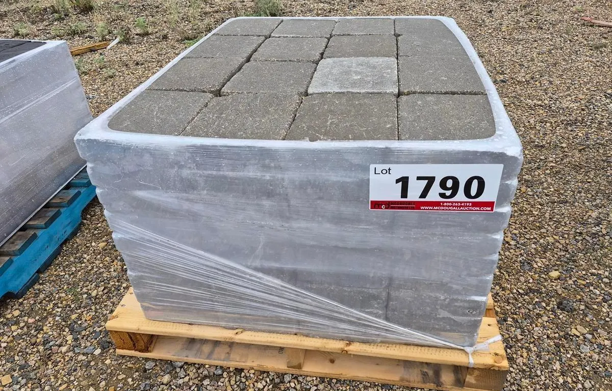 Approx. Grey 9 1/2" x 8" Patio Pavers
UNRESERVED