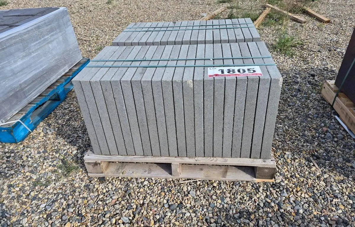 Yorkstone 18" x 18" x 1 3/4" Natural Patio Stones
UNRESERVED