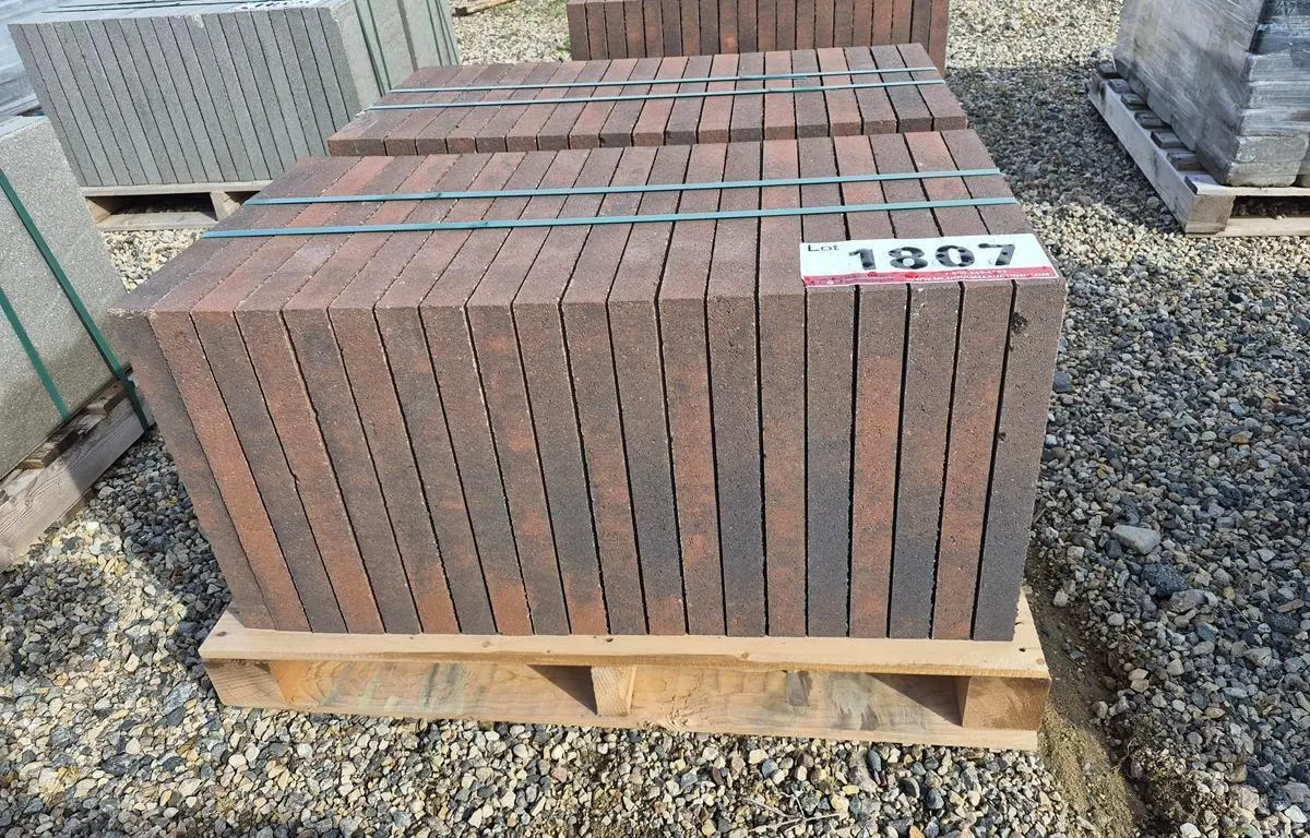 Yorkstone 18" x 18" x 1 3/4" Mocha Patio Stones
UNRESERVED