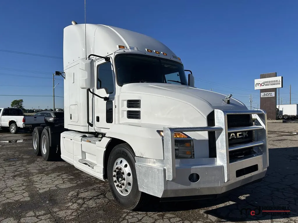 2020 Mack Anthem T/A Semi Truck