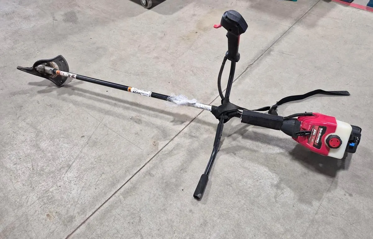 Yard Machines Gas Trimmer
UNRESERVED
