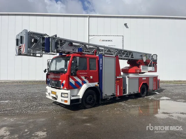 2006 MAN L82 4x2 Ladder Fire Truck