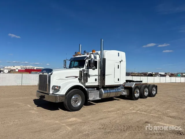 2015 Peterbilt 367 8x6 Tri/A Sleeper Truck Tractor