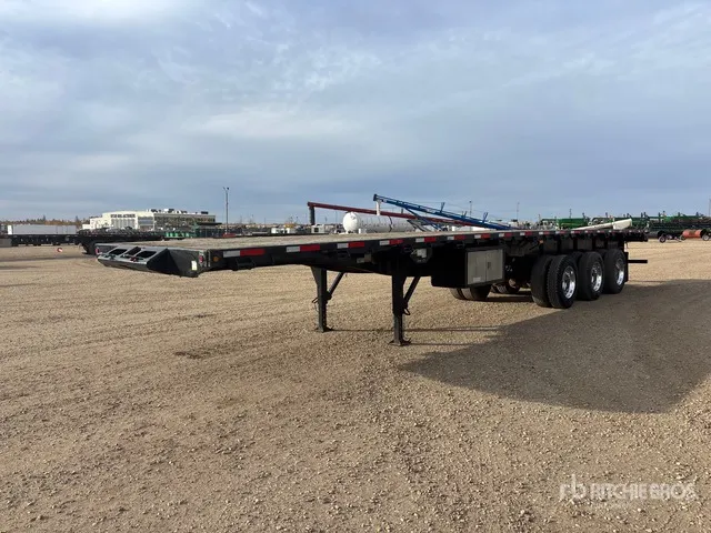 2012 Lode King 44 ft Tri/A Flatbed Oilfield Trailer