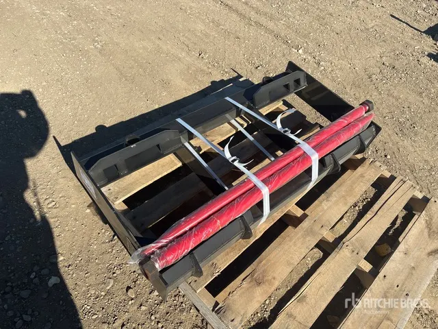 2026 GIYI GY-BF47 47 in Skid Steer Bale Spear (Unused)
