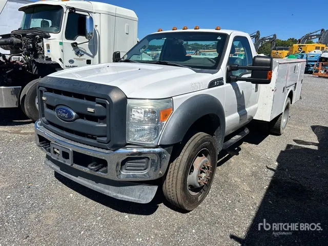 2016 Ford F-550 XL 4x2 Utility Truck (Inoperable)