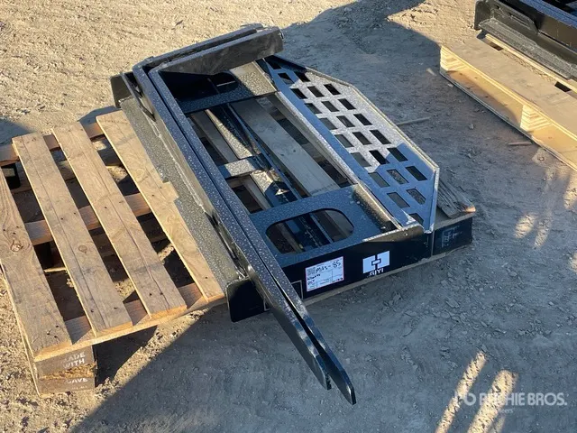 2026 GIYI GY-DHC 60 in Skid Steer Forks (Unused)