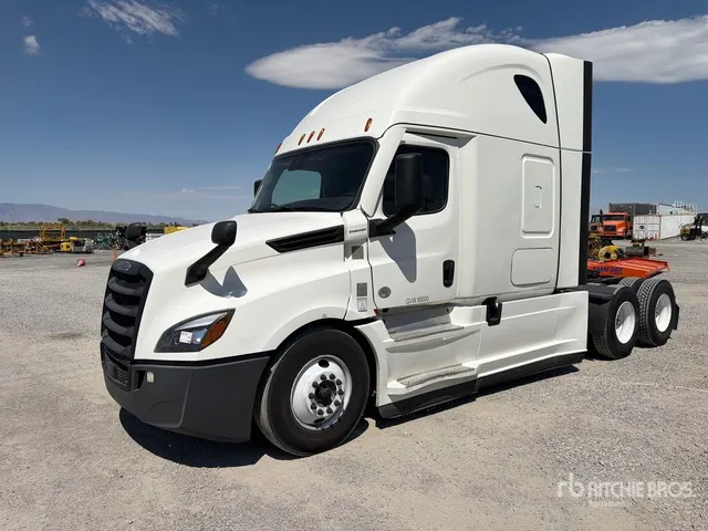 2022 Freightliner Cascadia 126 6x4 T/A Sleeper Truck Tractor