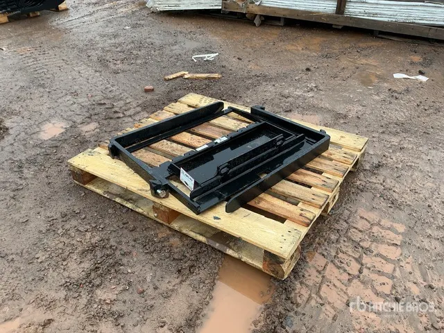 2026 GIYI GY-XHC 29 in Mini Skid Steer Forks (Unused)