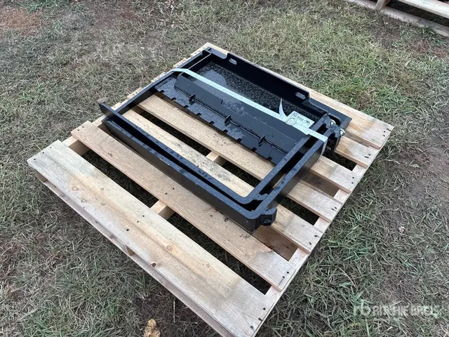 2026 GIYI GY-XHC 29 in Mini Skid Steer Forks (Unused)