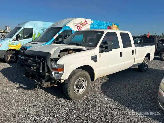 2010 Ford F-350 XL 4x2 Crew Cab Pickup
