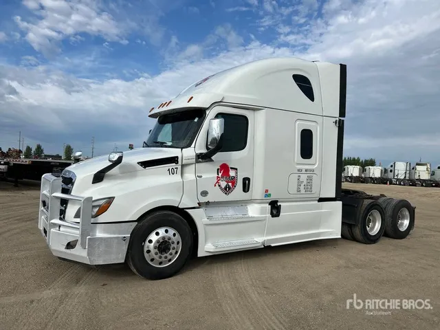 2018 Freightliner Cascadia 6x4 T/A Sleeper Truck Tractor