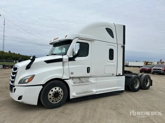 2022 Freightliner Cascadia 126 6x4 T/A Sleeper Truck Tractor
