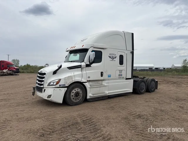 2021 Freightliner Cascadia 126 6x4 T/A Sleeper Truck Tractor